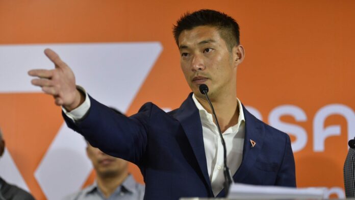 Future Forward Party leader Thanathorn Juangroongruangkit speaks in a March 26, 2019, press briefing at the party’s headquarters.