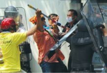 Yellowshirts Acquitted of Deadly Parliament Unrest