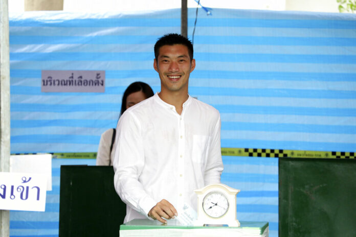 Thanathorn Juangroongruangkit, leader of the Future Forward Party, casts his vote Sunday in Bangkok. Photo: Julladit Onlamoon / Associated Press