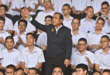 Gen. Prayuth Can Debate & Campaign, EC Rules