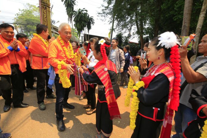 Suwat Liptapanlop of Chart Pattana Party rallies today in Sakon Nakhon province.