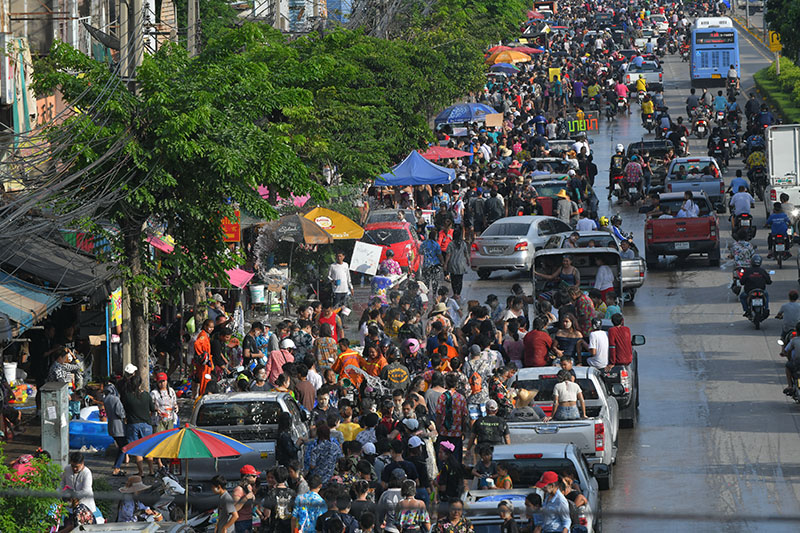 Traffic in Phra Pradaeng district in Samut Prakan for Songkran 2018. 