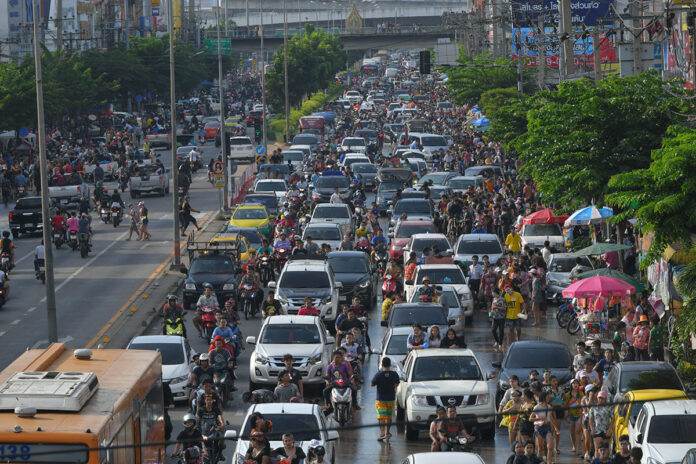 Traffic in Phra Pradaeng district in Samut Prakan for Songkran 2018.
