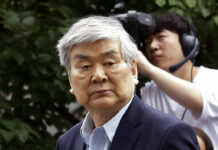 Cho Yang-ho, Indicted Korean Air Chairman, Dies at 70 In this July 5, 2018 file photo, Cho Yang-ho, the chairman of Korean Air Lines Co., arrives for hearing to review the prosecution's request for an arrest warrant on charge of embezzlement at the Seoul Southern District Court in Seoul, South Korea. Photo: Ahn Young-joon / Associated Press