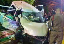Drunk Driving Businessman Who Killed Cop Gets Murder Charge Police and rescue workers stand at the scene of car crash Thursday night that killed a policeman and his wife in Bangkok.