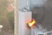 2 Mall Staff Likely Jumped to Death While Aiding Fire Rescue: Official Fire and thick smoke is seen pluming out of a building in the CentralWorld shopping complex Wednesday evening.