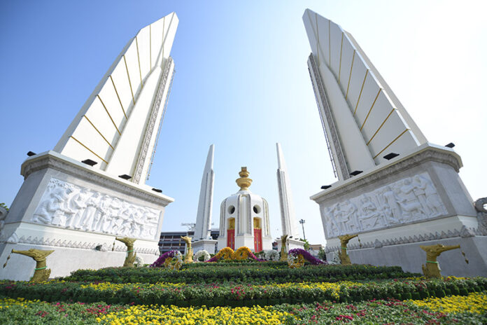 A photo taken on Friday shows the Democracy Monument after the renovation. Photo: Bangkok Metropolitan Administration