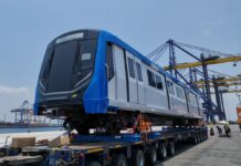 First New Train for MRT Blue Line Extension Delivered A carriage of the new MRT train arrives Wednesday at Chonburi’s Laem Chabang Port. Photo: The Mass Rapid Transit Authority