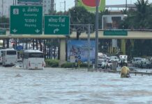 Flash Floods Hit Pattaya After Hours of Heavy Rain Cars are jammed on a flooded street Wednesday in Pattaya city.