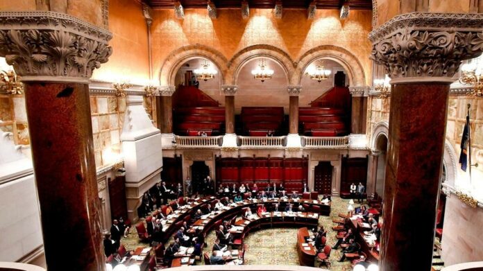 Members of the New York state Senate debate budget bills during session in Senate Chamber at the state Capitol Sunday, March, 31, 2019, in Albany, N.Y. Photo: Hans Pennink / Associated Press