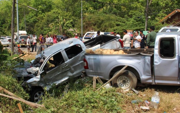 Two pickup trucks in an accident in Phatthalung province on March 26, 2019.