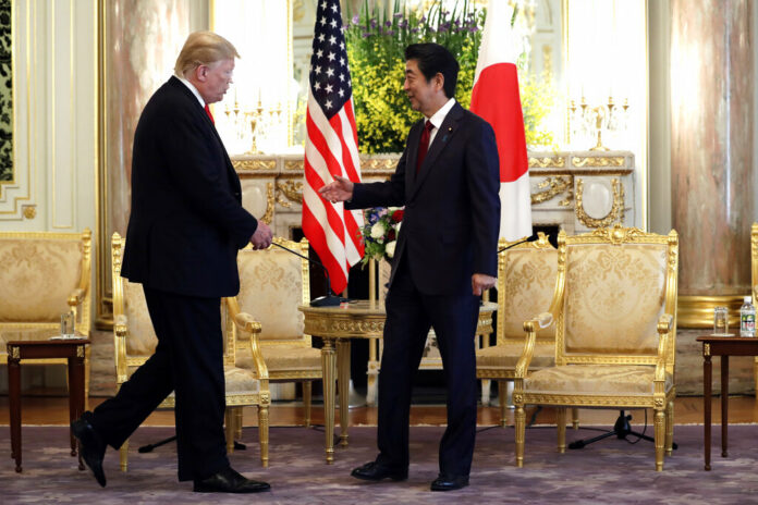 President Donald Trump meets with Japanese Prime Minister Shinzo Abe at Akasake Palace, Monday, May 27, 2019, in Tokyo. Photo: Evan Vucci / AP