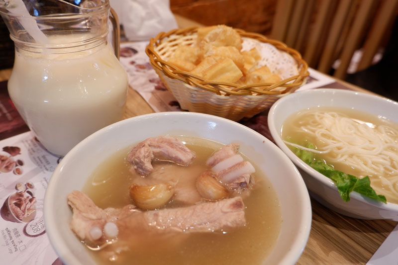 Old Street Bak Kut teh dishes.