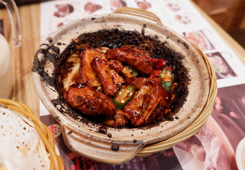 Dry bak kut teh (182 baht).