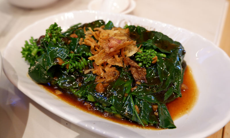 Song Fa's crunchy broccoli and mushrooms in oyster sauce (150 baht).