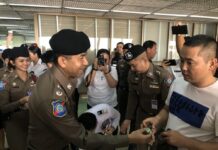Gov’t to Charge Tourists 100 Baht for Insurance