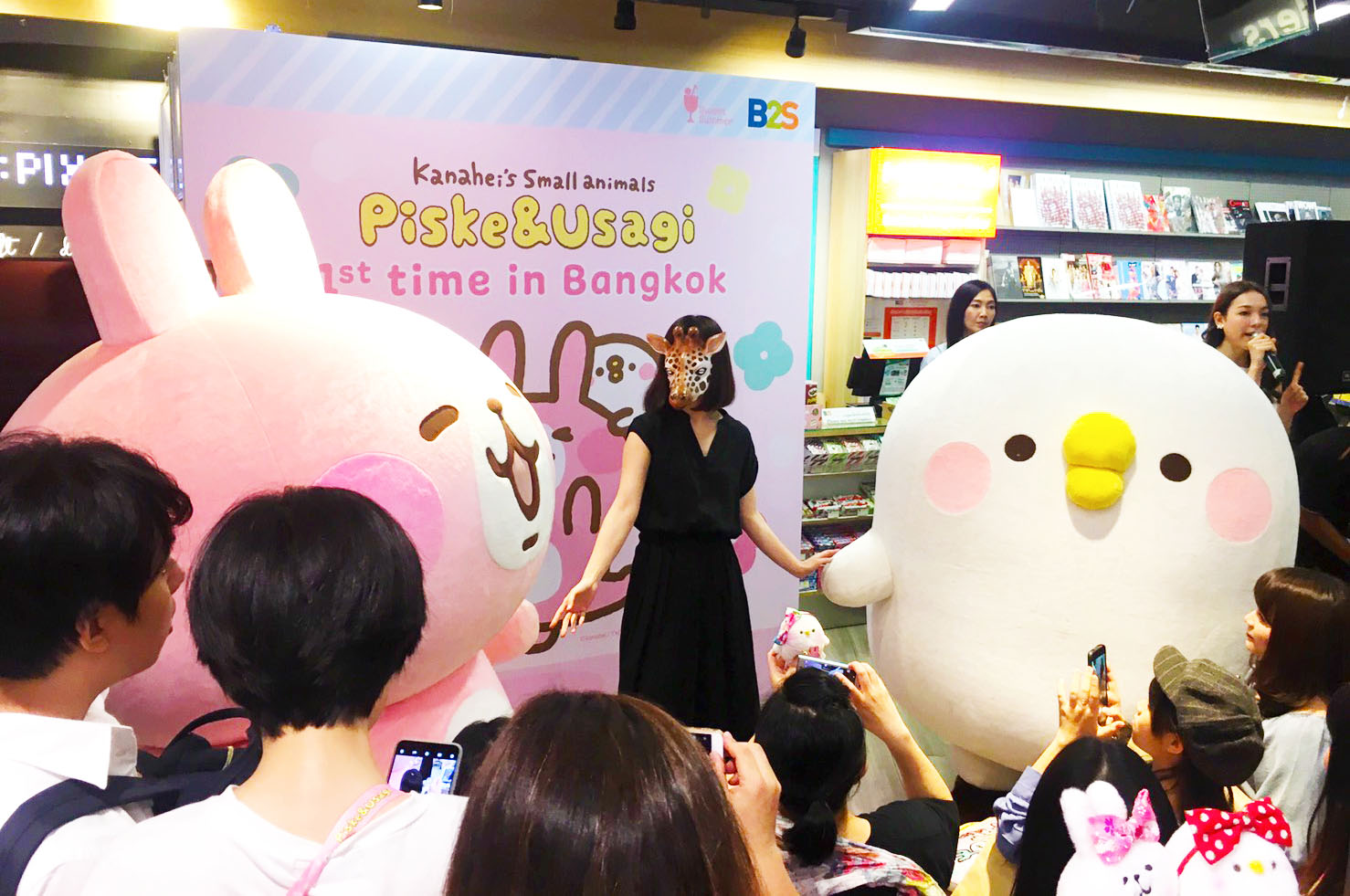 Kanahei with Usagi and Piske mascots on May 3 at CentralWorld.