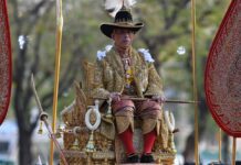 HM King Tours City in Royal Procession (Photos)