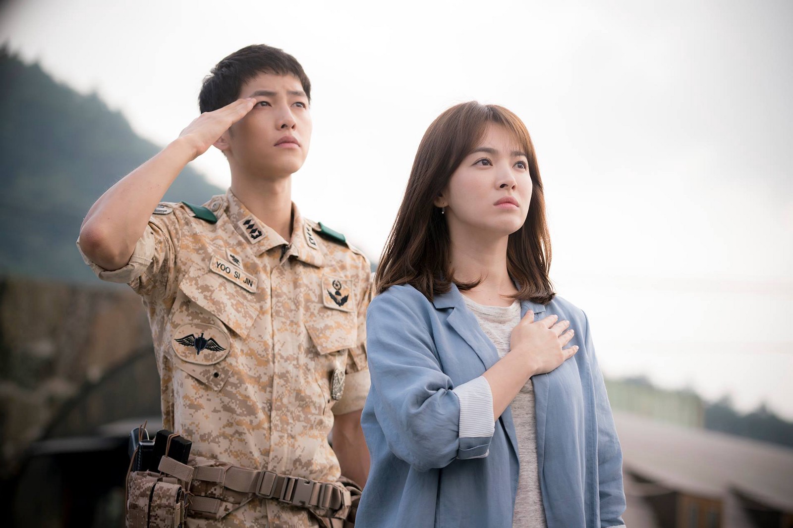 Song Joong Ki and Song Hye Kyo in “Descendants of the Sun” (2016).