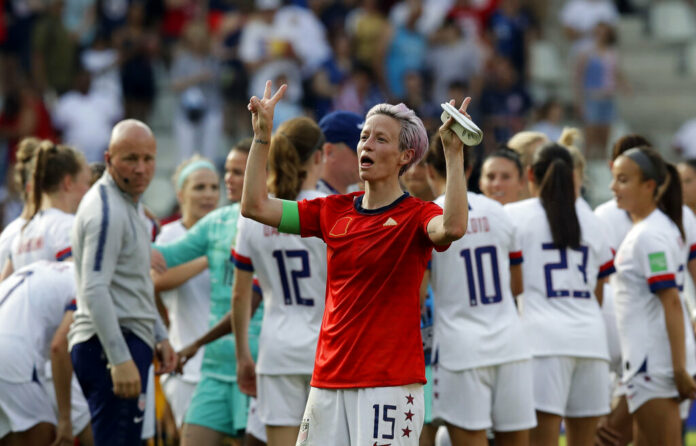 United States'Megan Rapinoe celebrates at the end of the Women's World Cup round of 16 soccer match between Spain and US at the Stade Auguste-Delaune in Reims, France, Monday, June 24, 2019. US beat Spain 2-1. Photo: Alessandra Tarantino / AP