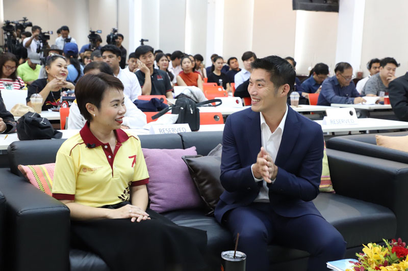 Thanathorn Juangroonruangkit, right, at the post-election politics symposium on June 14, 2019 at Thammasat University.