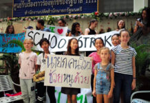 Lilly, Thailand’s Greta Thunberg, Is Fighting Single-use Plastic Lilly with her friends hold up signs March 15 at the Prime Minister's Office.