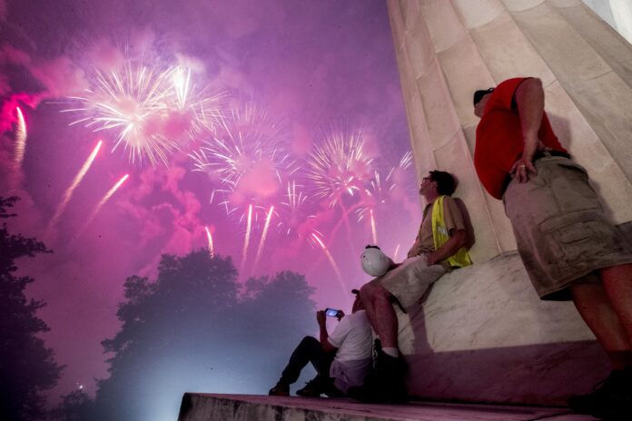 Fireworks seen from the Lincoln Memorial explode over the Potomac River for Independence Day, Thursday, July 4, 2019, in Washington. Photo: Andrew Harnik / AP