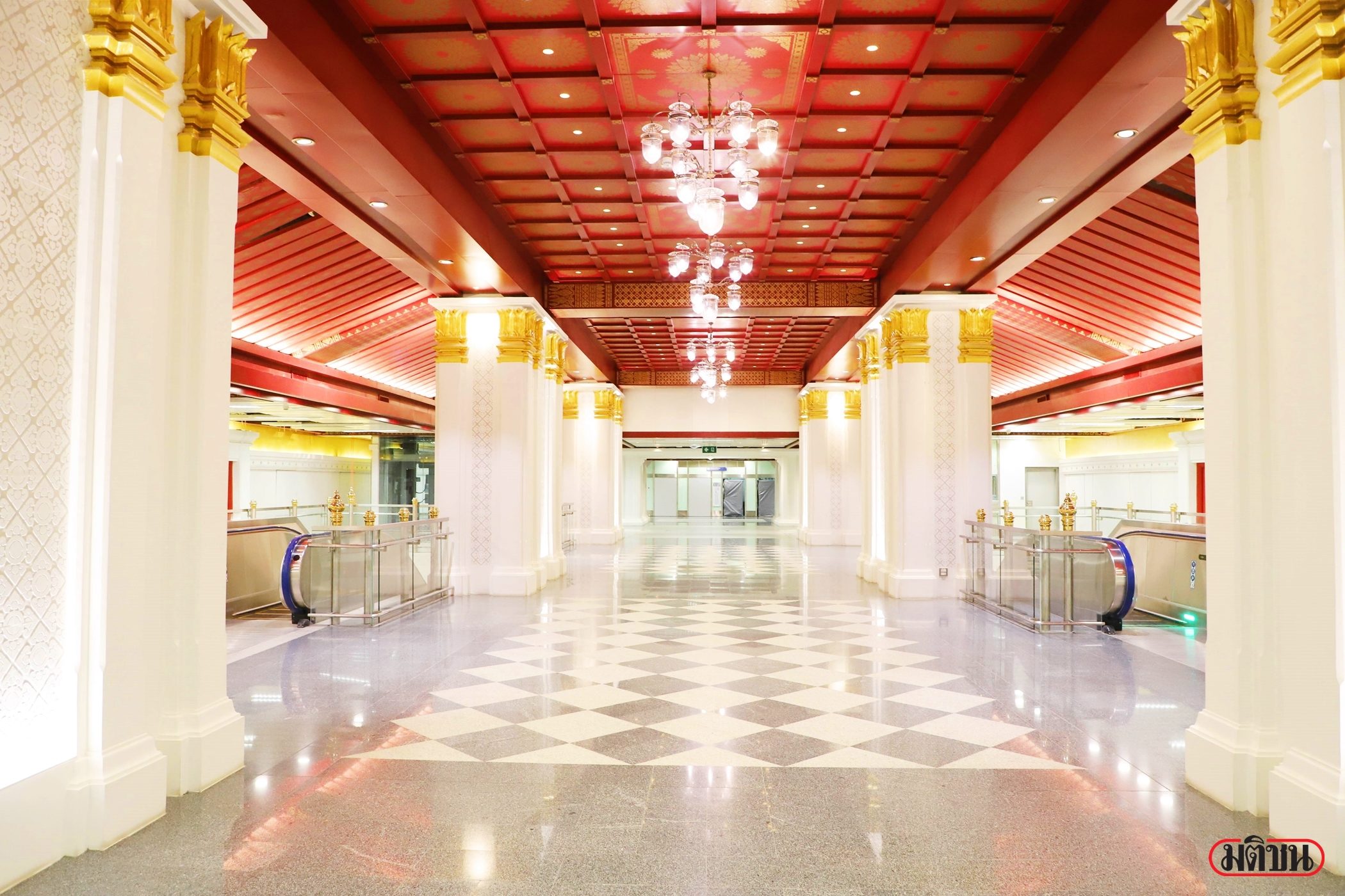 Interior of MRT Sanam Chai. Photo: Matichon
