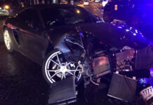 Porsche Drivers Narrowly Survive the “Hundred-Death Curve” Wrecked Porsche at the scene on Ratchadapisek Road on August 8.