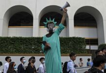 Hong Kong Gov’t Tells US to Stay Out