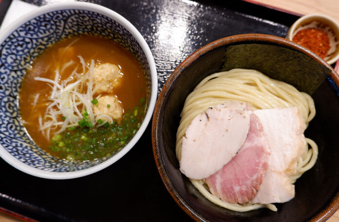 Chashu Itto Tsukemen (350 baht).