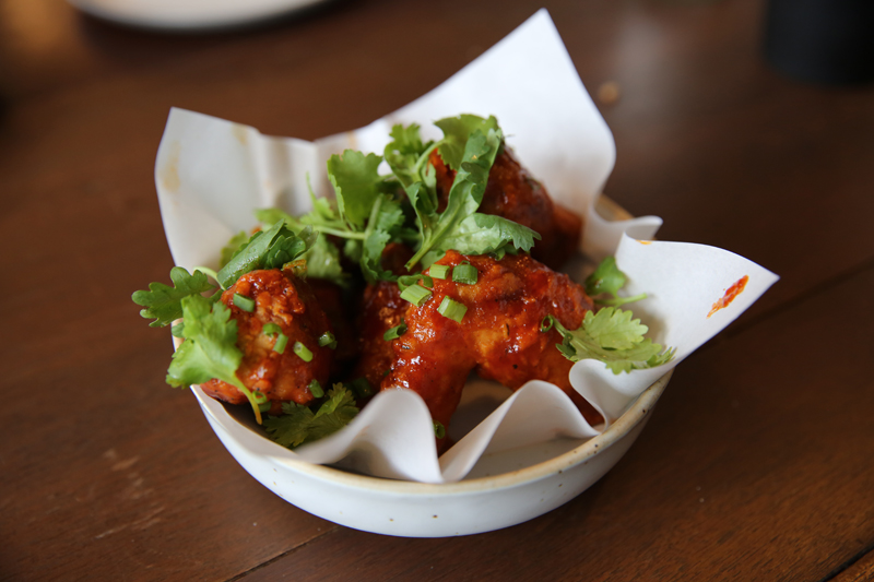 Mama’s Spicy Chicken Wings (260 baht).