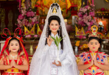 Goddess Pageant and Dragon Dance Mark 2019 ‘Moon Festival’ Naruemard Chuenkamon, the winner of this year's goddess Guanyin reincarnation contest, on Sept. 13. Photo: Paknam Pho Chinese New Year / Facebook
