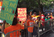 Protesters Rally Against Prayuth in New York – But Say They Aren’t Thais “Thai Democracy Now” gathering in front of the Plaza Athénée Hotel in New York on Sept. 24.