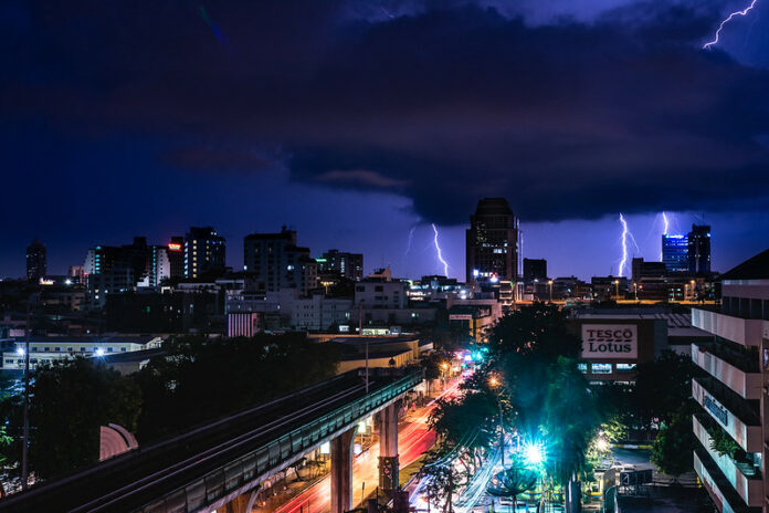 Taken from a hotel room in Chao Hostel, Bangkok. Photo: Marco Nürnberger / Flickr