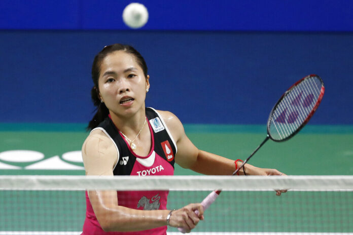 Thailand's Ratchanok Intanon returns a shot during women's semi-final match against Taiwan's Tai Tzu Ying at the Korea Open Badminton in Incheon, South Korea, Saturday, Sept. 28, 2019. Photo: Ahn Young-joon / AP