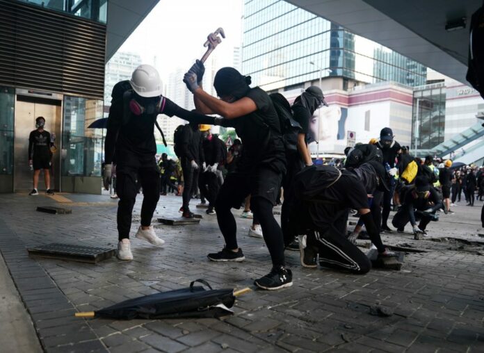 A file photo of rioters in Hong Kong. Image: Xinhua.