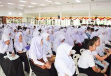 Police Promise to Stop Monitoring Muslim Students A file photo of Muslim students. Photo: Nakhon Si Thammarat Rajabhat University