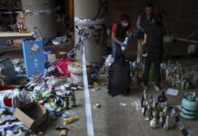 Hong Kong Police to End Siege, Return Campus to University