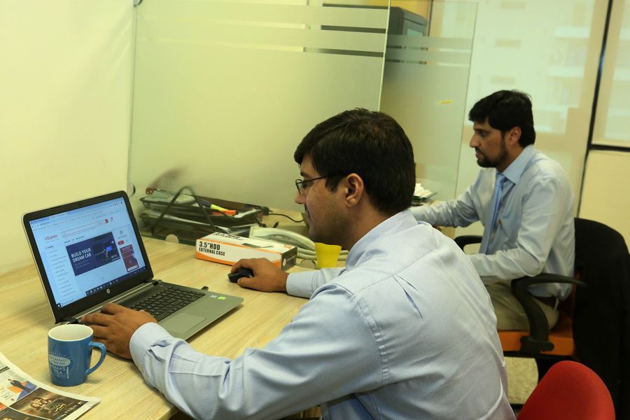 A Pakistani man visiting the AliExpress website in Islamabad, capital of Pakistan on Aug. 20, 2019. Photo: Ahmad Kamal / Xinhua