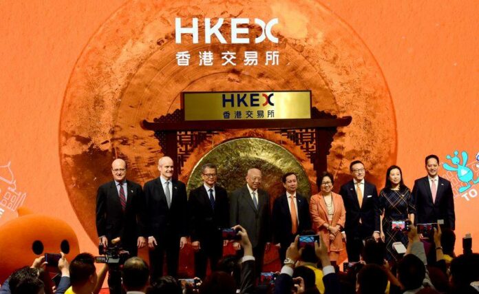 Alibaba Group Holding Ltd. makes a strong debut on the main board of Hong Kong stock exchange, Nov. 26, 2019. (Xinhua/Zhu Xiang)