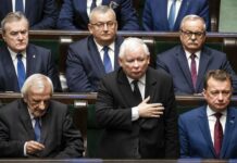 Polish Opposition Celebrates Taking Control of Senate The leader of Poland's ruling right-wing Law and Justice party, Jaroslaw Kaczynski, center, swears in as a member of the parliament during a gala inauguration of a new four-year term of the national parliament in Warsaw, Poland, Tuesday, Nov. 12, 2019. Photo: AP