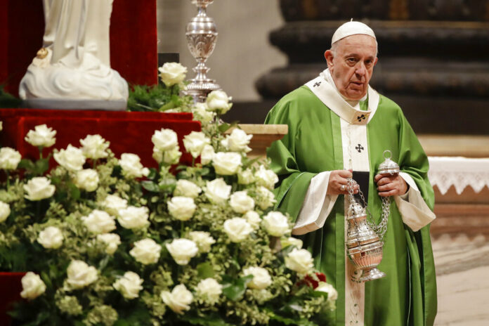 Pope Francis arrives to celebrate a Mass in St. Peter Basilica at the Vatican, Sunday, Nov. 17, 2019. Photo: Alessandra Tarantino / AP