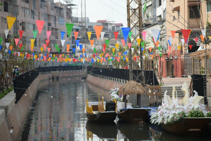 Khlong Ong Ang gears up for the upcoming Loy Krathong festival.
