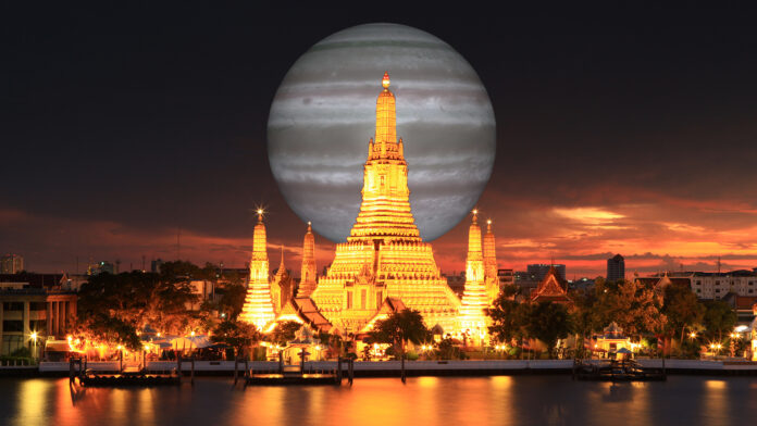 An artist’s rendition of the Chao Phraya exoplanet rising over the Chao Phraya River. Images: NASA and Wikimedia Commons