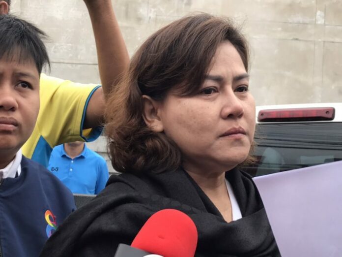 Wantanee “Mae Manee” or “Dear” Tippaveth’s mother, Thawalrat Tippaveth moments before she faints while being arrested on Nov. 7, 2019. Wantanee “Mae Manee” or “Dear” Tippaveth’s mother, Thawalrat Tippaveth moments before she faints while being arrested on Nov. 7, 2019.