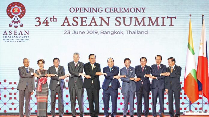 PM Prayuth Chan-ocha performs an