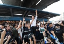 Thanathorn Accused of Insulting Monarchy for Skywalk Rally