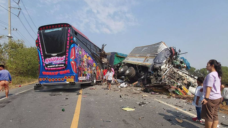 A bus and truck crash in Ayutthaya province which killed two on Dec. 28, 2019. 