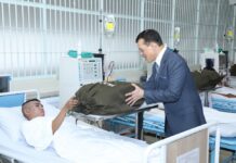 King, Queen Donate Equipment to Prison Hospital